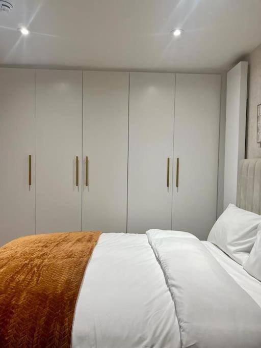 New Flat In Holland Park Apartment ลอนดอน ภายนอก รูปภาพ