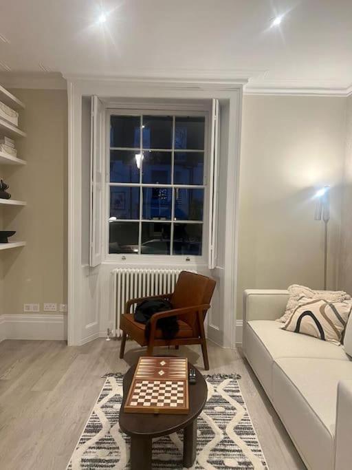New Flat In Holland Park Apartment ลอนดอน ภายนอก รูปภาพ